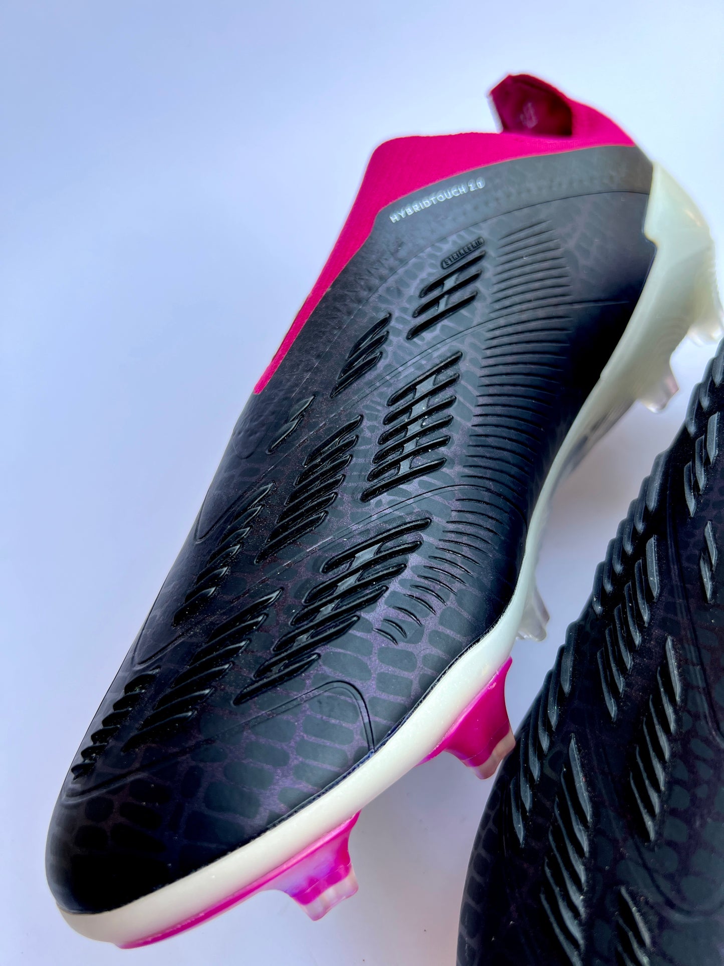 Adidas Predator PredStrike LaceLess FG