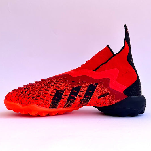 Turf Adidas Predator Freak Plus